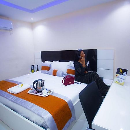 Appleville Suites Ikeja Ngoại thất bức ảnh